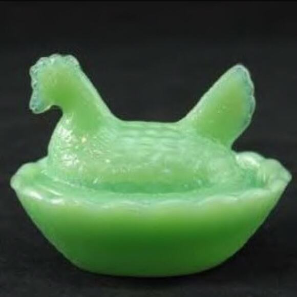 Jadeite Other - Jadeite Mini Hen in Nest